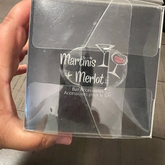 2/$10! NWT in the box party wine glass for queens pink and black glassware - Picture 4 of 7